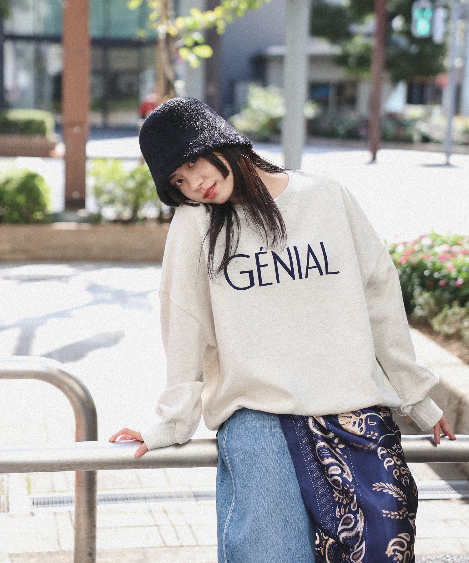 ボンジュールサガン BONJOUR SAGAN G NIALフロッキーロゴスウェット (OATMEAL) OATMEAL