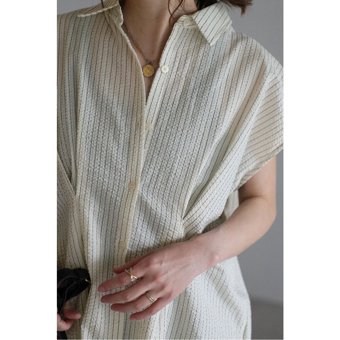 ボンジュールサガン BONJOUR SAGAN ウエストタックストライプフレンチスリーブシャツ (LIGHT-BLUE) LIGHT-BLUE