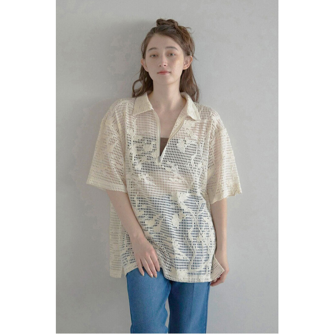 ボンジュールサガン BONJOUR SAGAN flower embroidery half zip mesh shirt / フラワー刺繍ハーフジップメッシュシャツ (IVORY) IVORY