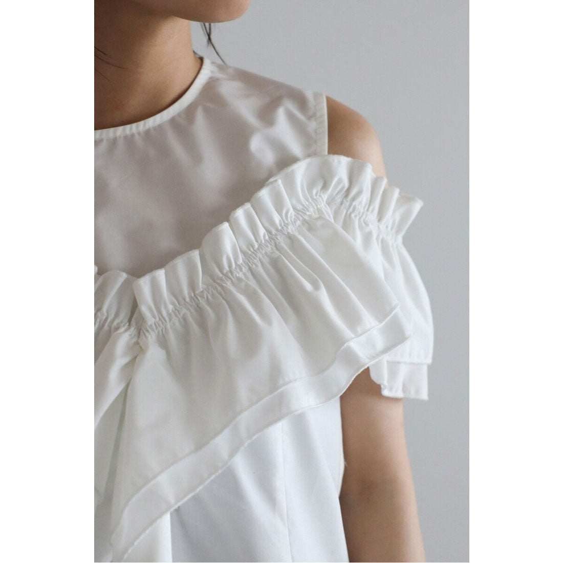 ボンジュールサガン BONJOUR SAGAN 2WAYフリルビスチェドッキングノースリブラウス (DARK-NAVY) DARK-NAVY