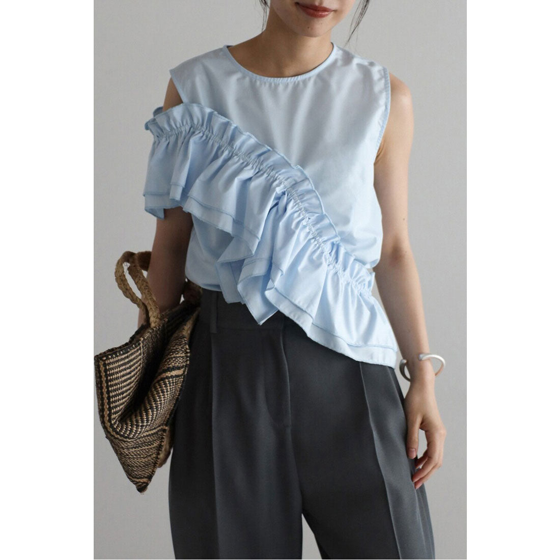 ボンジュールサガン BONJOUR SAGAN 2WAYフリルビスチェドッキングノースリブラウス (DARK-NAVY) DARK-NAVY