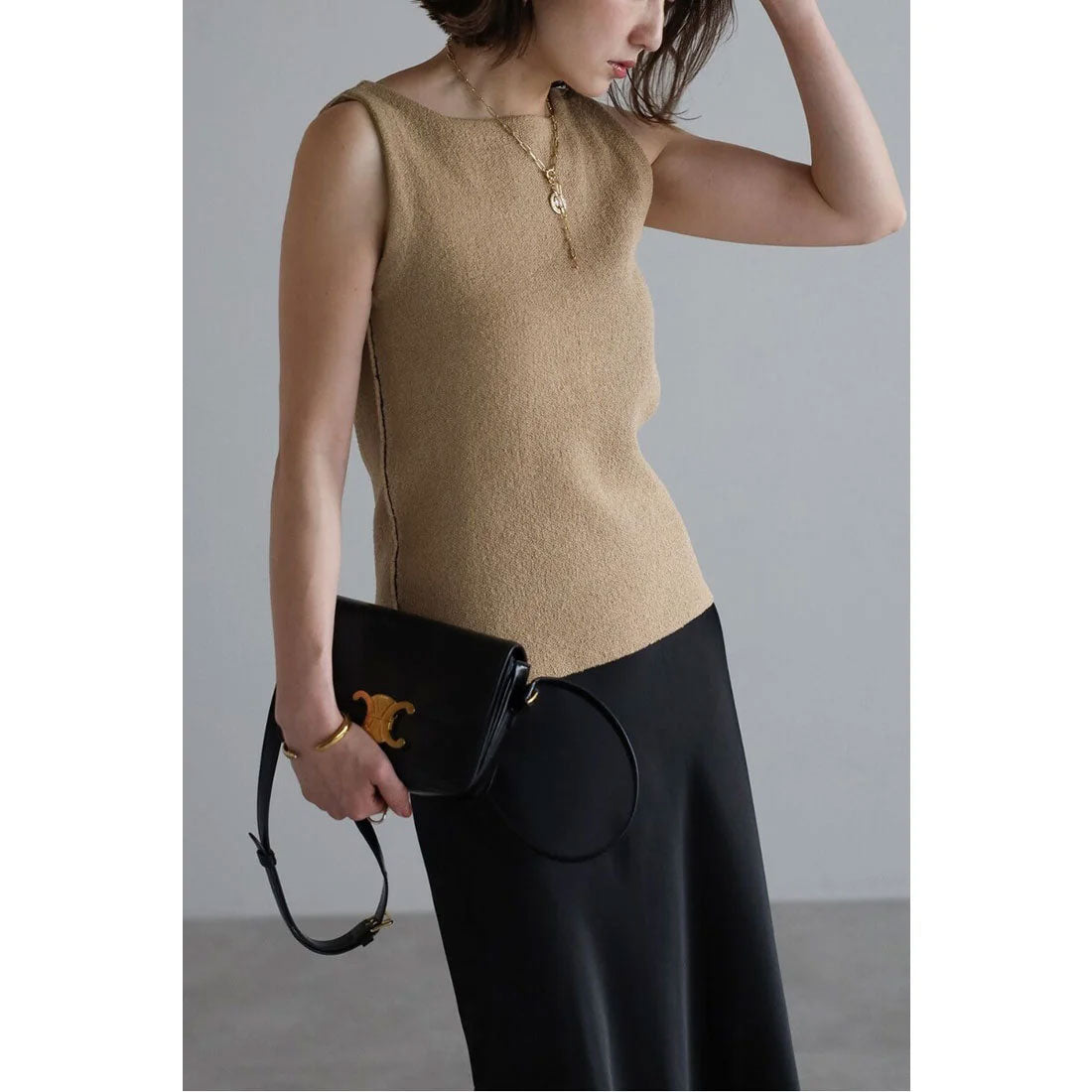 ボンジュールサガン BONJOUR SAGAN バックラインノースリニット (BEIGE) BEIGE