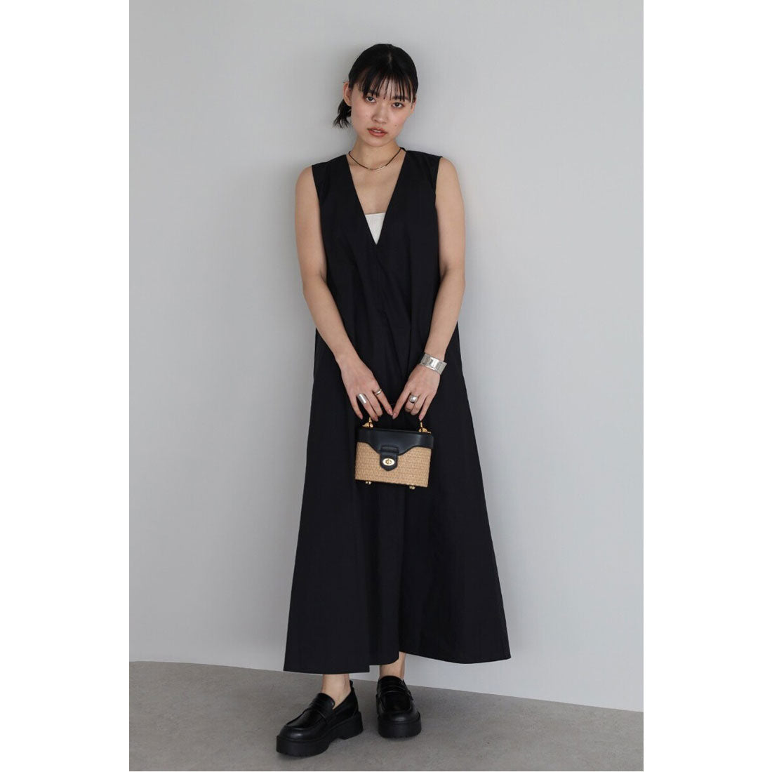 ボンジュールサガン BONJOUR SAGAN V neck volume flare one piece / Vネックボリュームフレアワンピース (OFF-WHITE) OFF-WHITE