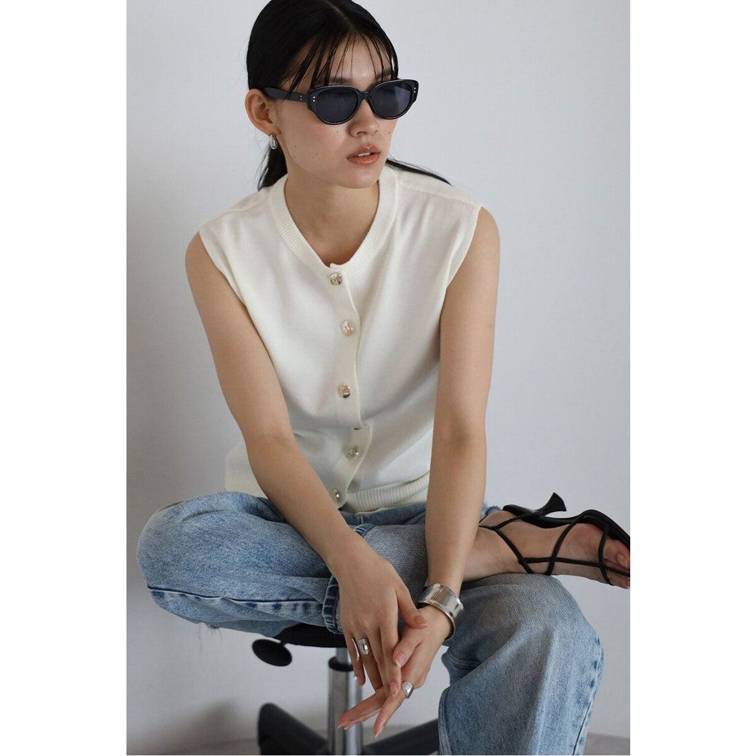 ボンジュールサガン BONJOUR SAGAN nuance button summer knit vest / 変形釦サマーニットベスト (IVORY) IVORY