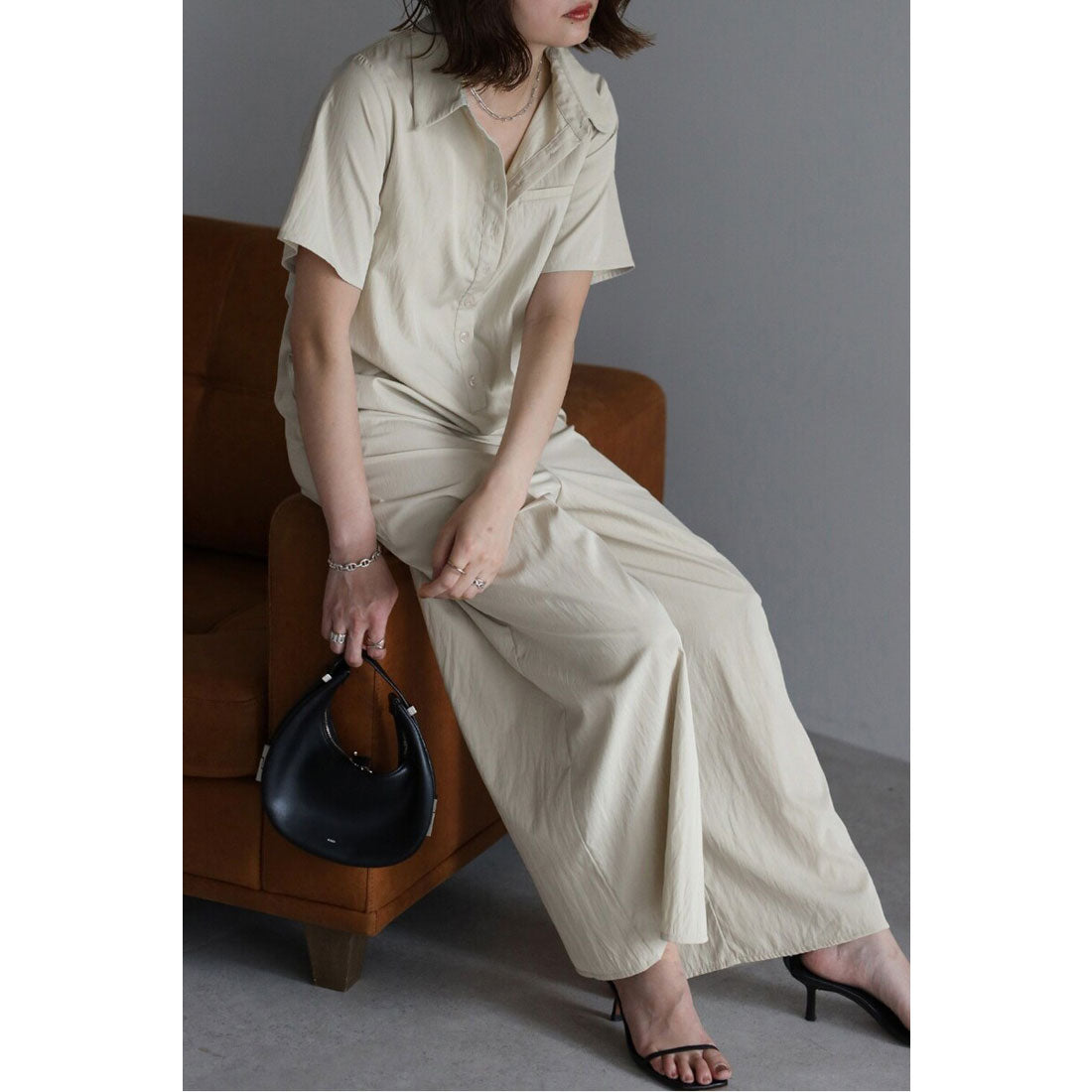 ボンジュールサガン BONJOUR SAGAN 襟付きハーフスリーブジャンプスーツ (ECRU) ECRU