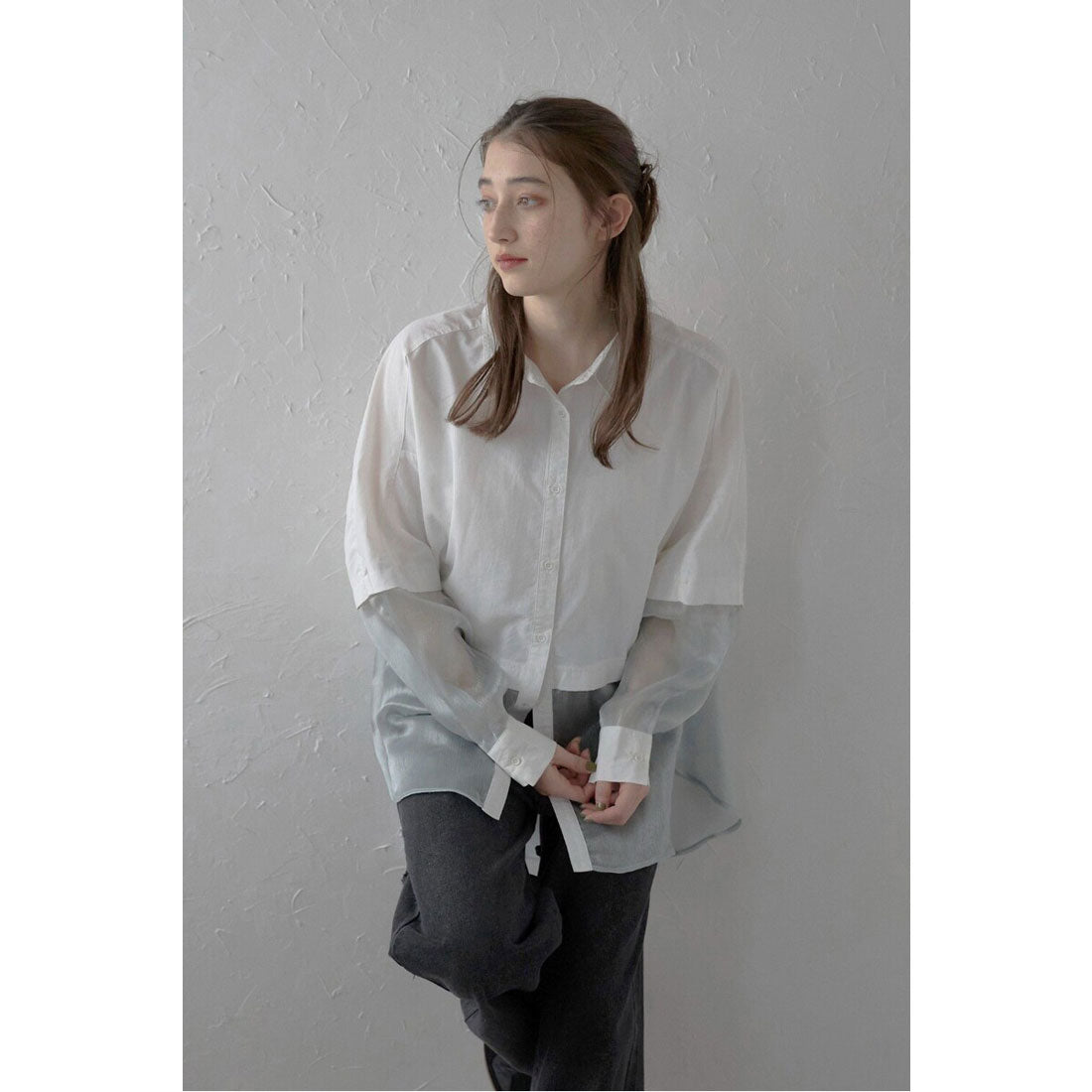 ボンジュールサガン BONJOUR SAGAN sheer shiny hem shirt / シアーシャイニーヘムナイロンシャツ (OFF-WHITE) OFF-WHITE