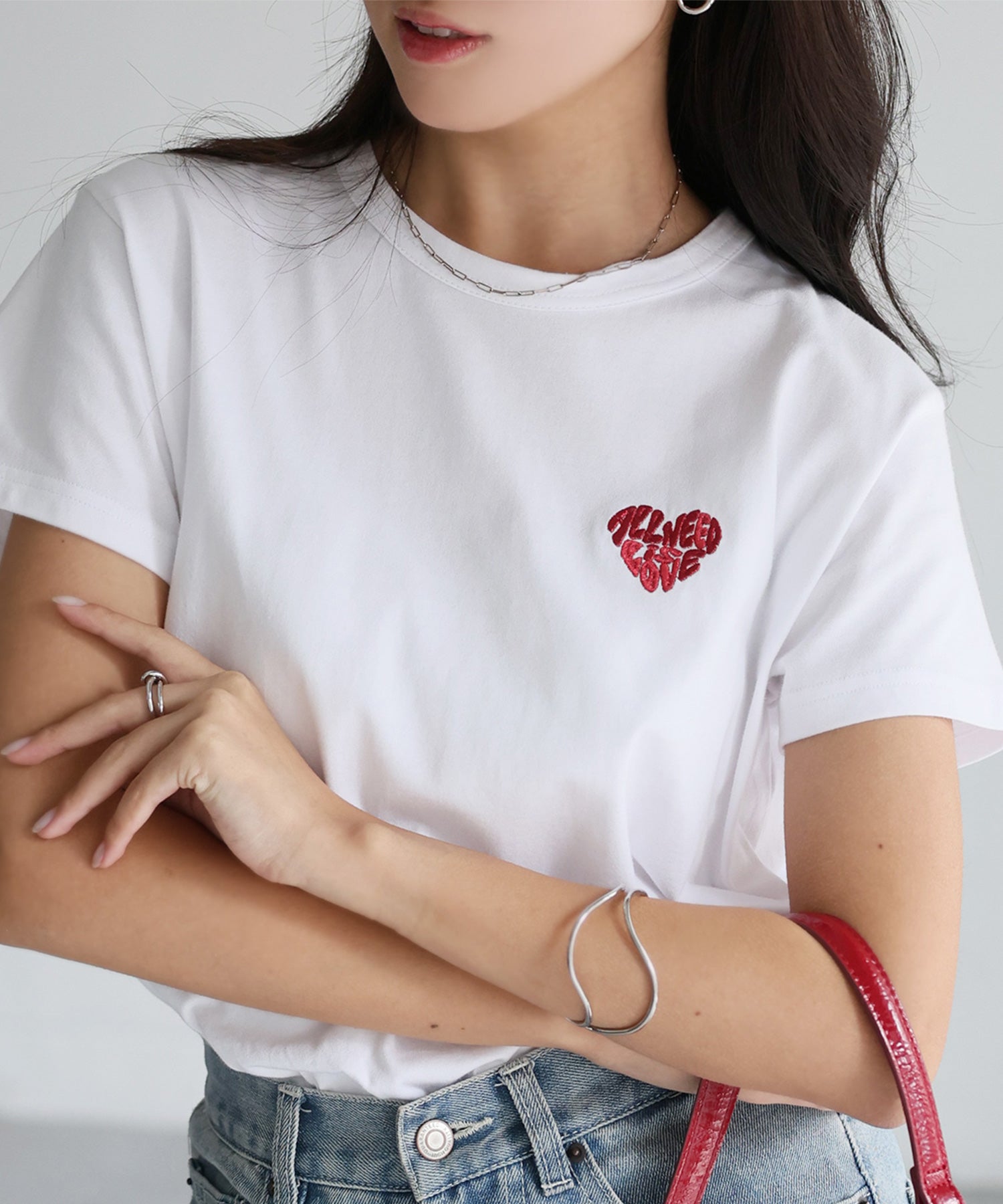 リベリー Riberry ハートロゴラメ刺繍コンパクトTシャツ (ホワイト×レッド) ホワイト×レッド