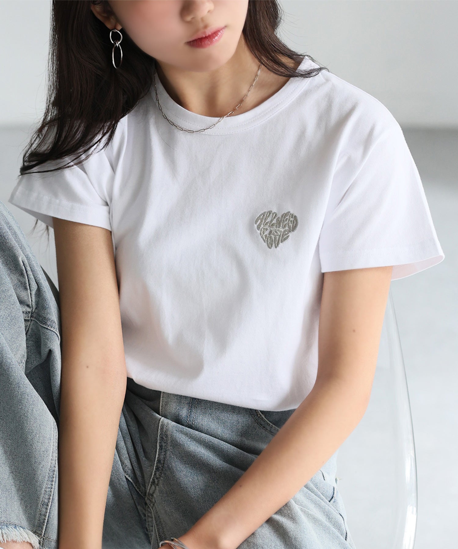 リベリー Riberry ハートロゴラメ刺繍コンパクトTシャツ (ホワイト×シルバー) ホワイト×シルバー