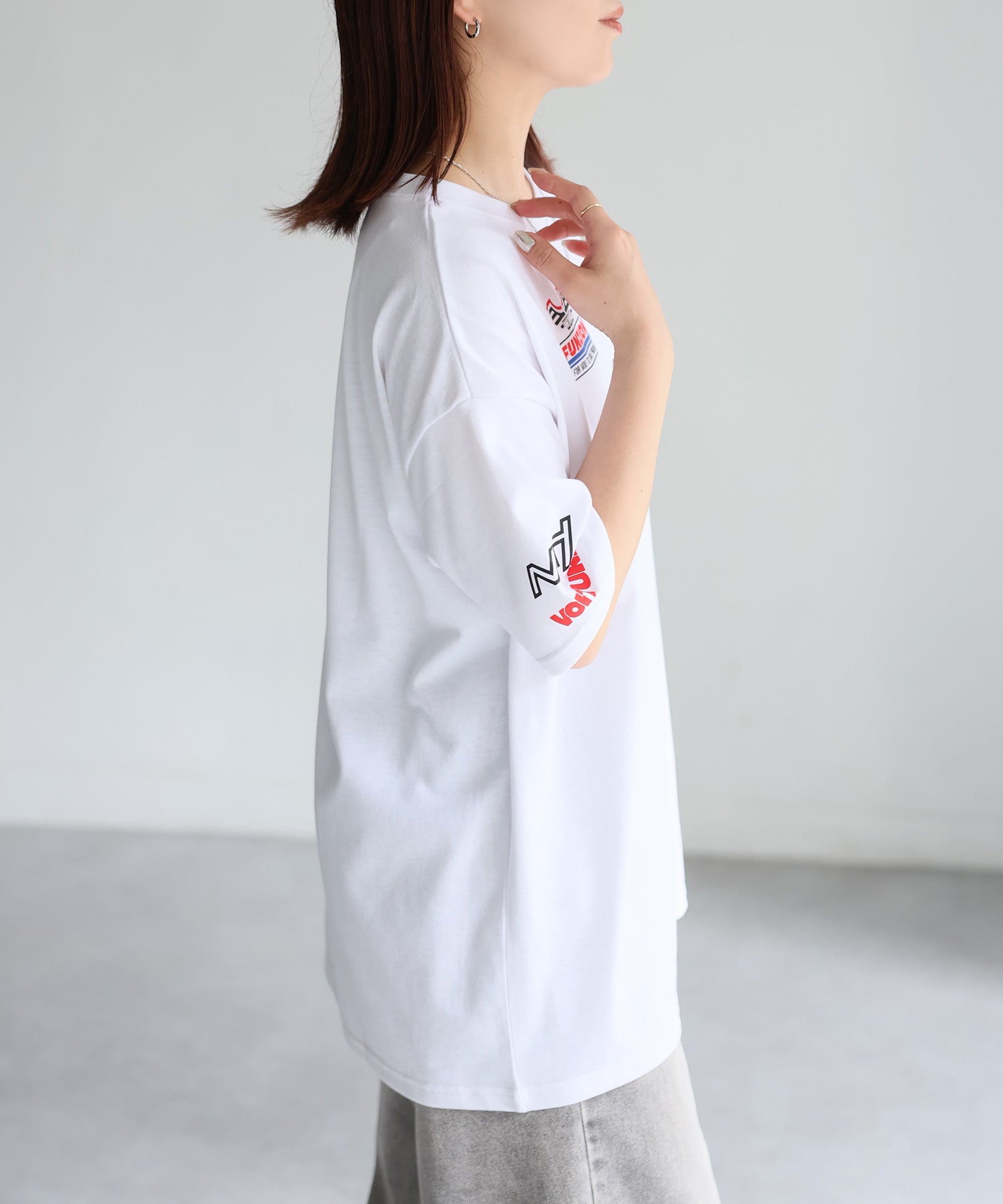 リベリー Riberry スポーティーミックスロゴデザインTシャツ (オフホワイト) オフホワイト