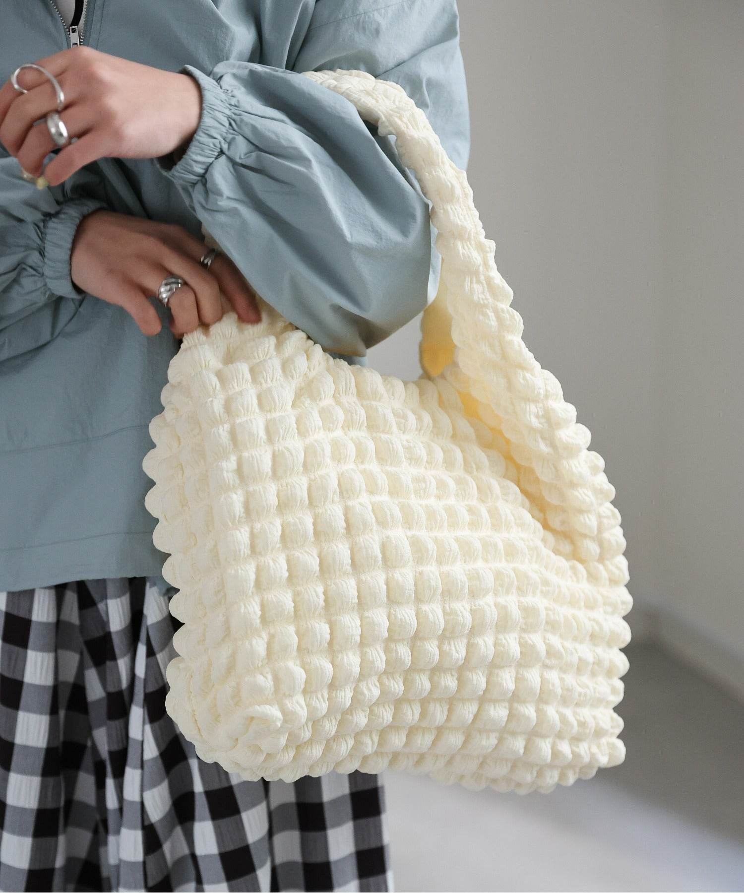 サキシマ トーキョー sakishima tokyo ワッフル風ぽこぽこトートバッグ,アイボリー