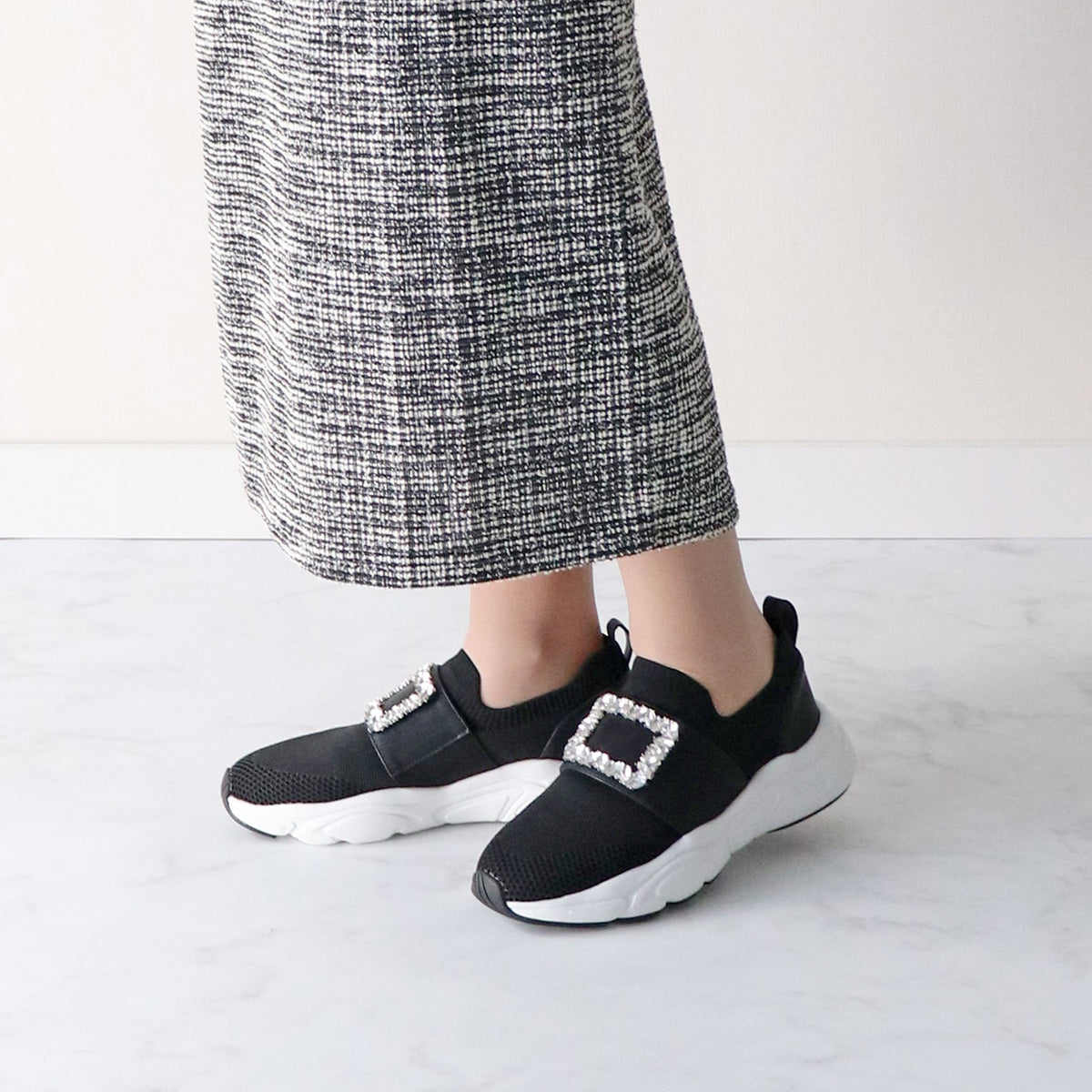 ブリジット バーキン Bridget Birkin ビジューバックルニットスニーカー (ブラック) ブラック