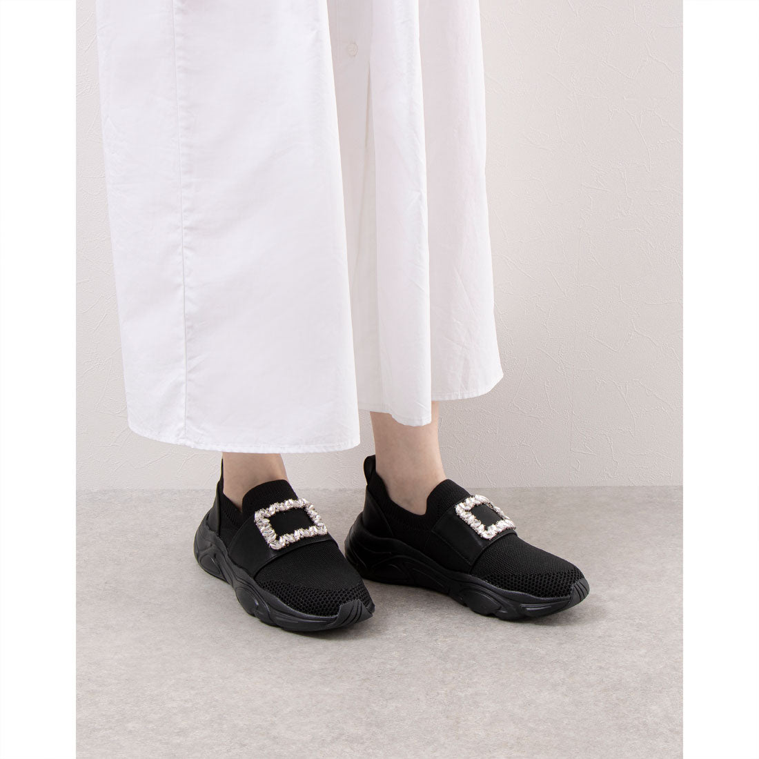 ブリジット バーキン Bridget Birkin ビジューバックルニットスニーカー (ブラック) ブラック