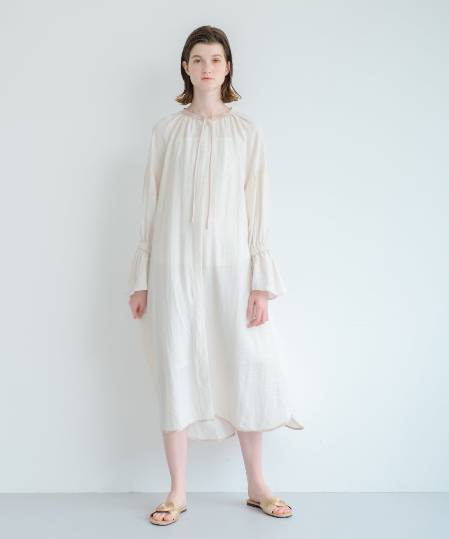ホワイト whyto. 「WHYTO./ホワイト」ギャザースモックドレス
