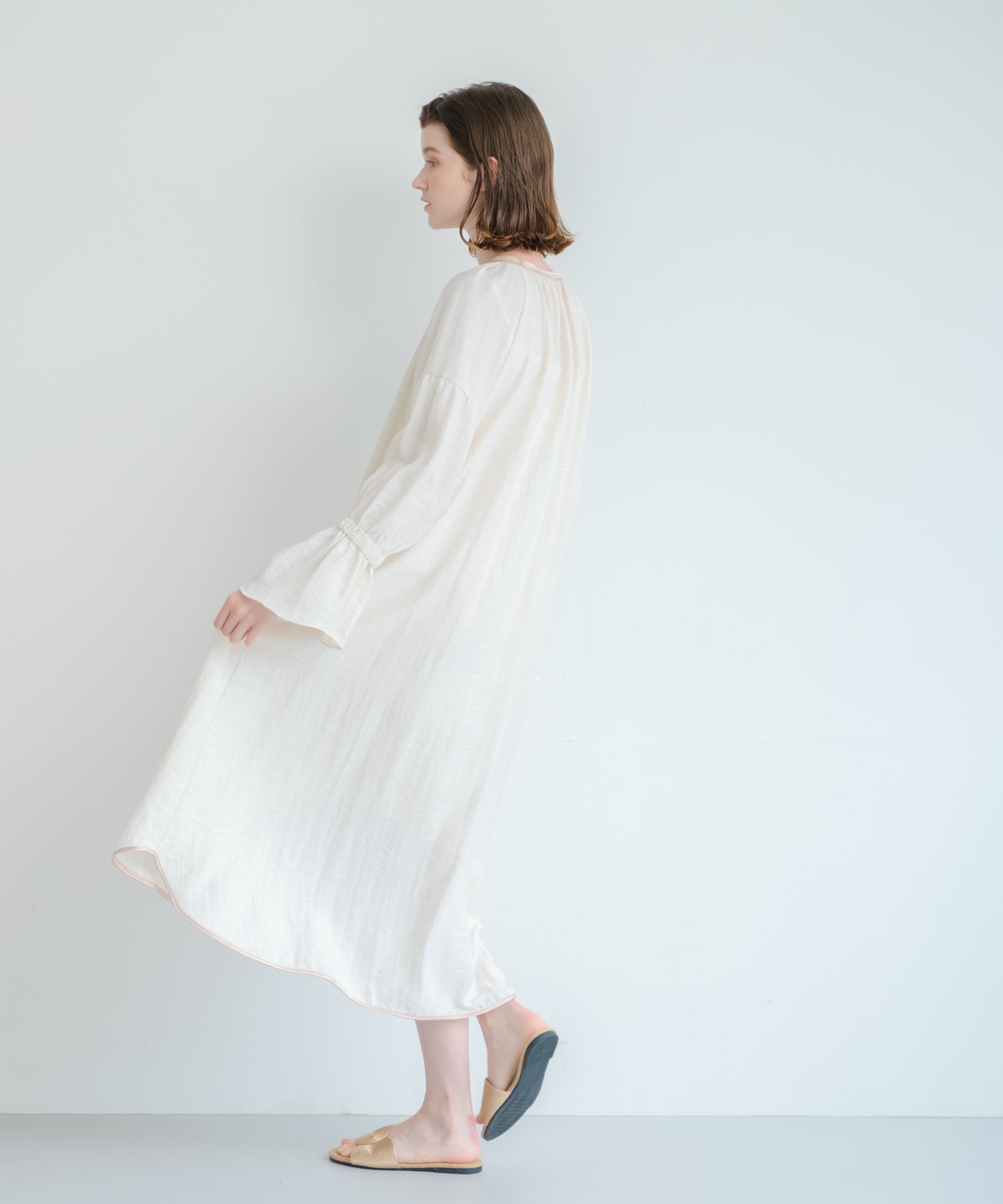 ホワイト whyto. 「WHYTO./ホワイト」ギャザースモックドレス