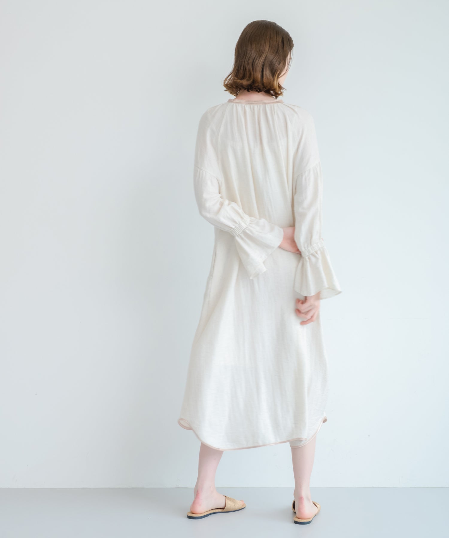 ホワイト whyto. 「WHYTO./ホワイト」ギャザースモックドレス