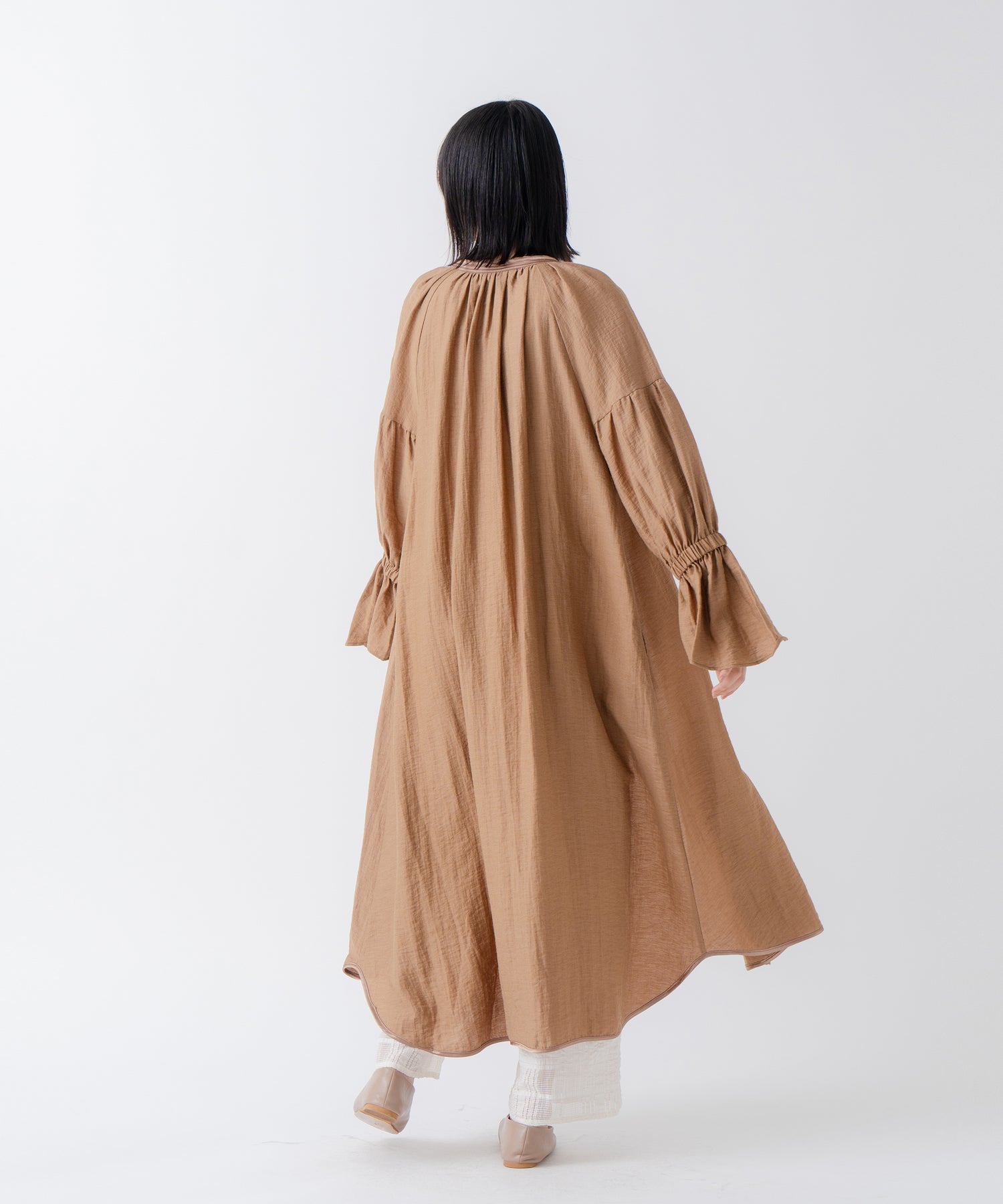 ホワイト whyto. 「WHYTO./ホワイト」ギャザースモックドレス