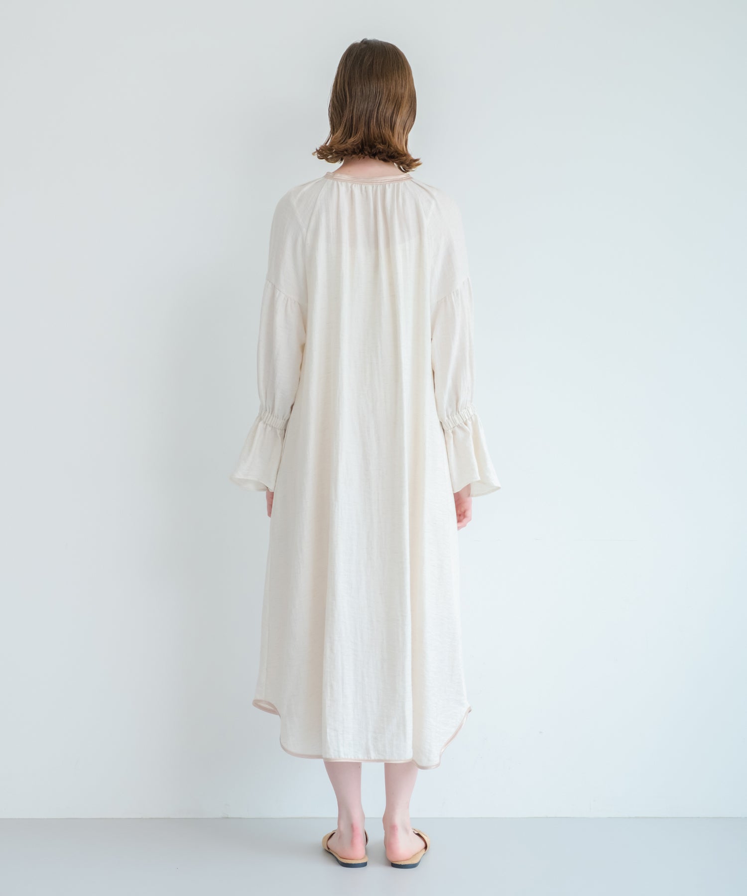ホワイト whyto. 「WHYTO./ホワイト」ギャザースモックドレス