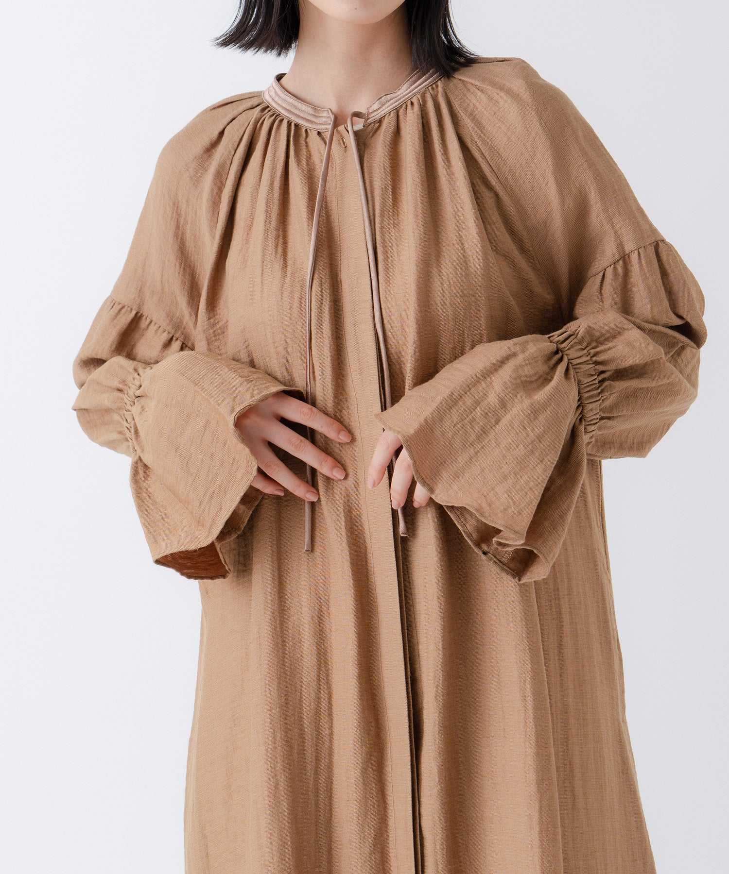 ホワイト whyto. 「WHYTO./ホワイト」ギャザースモックドレス