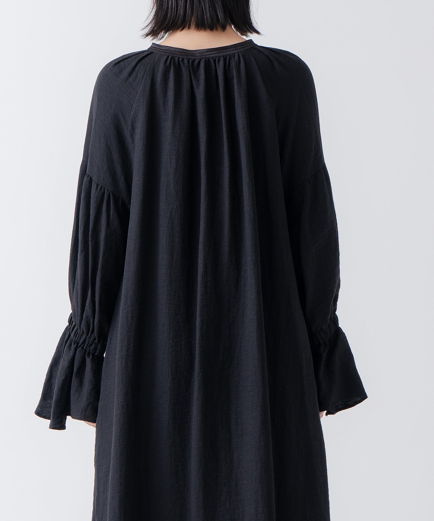 ホワイト whyto. 「WHYTO./ホワイト」ギャザースモックドレス