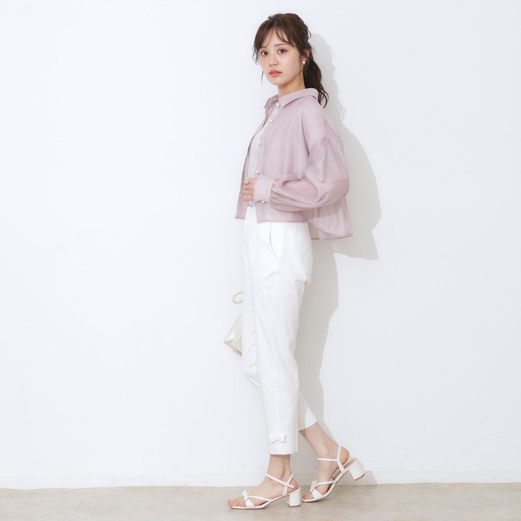 クチュール ブローチ Couture Brooch パール調ボタンシアーシャツ (ピンクベージュ(053)) ピンクベージュ(053)