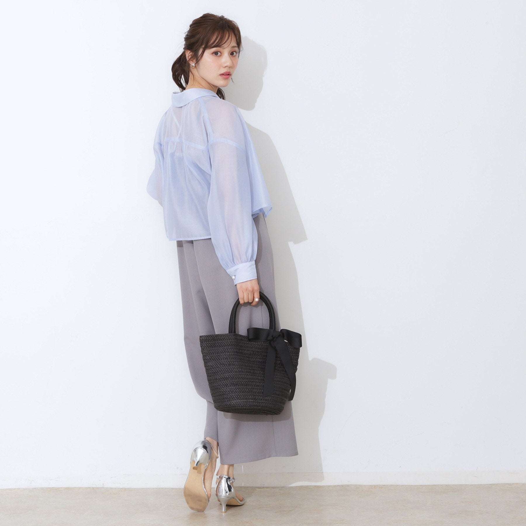 クチュール ブローチ Couture Brooch パール調ボタンシアーシャツ (ピンクベージュ(053)) ピンクベージュ(053)