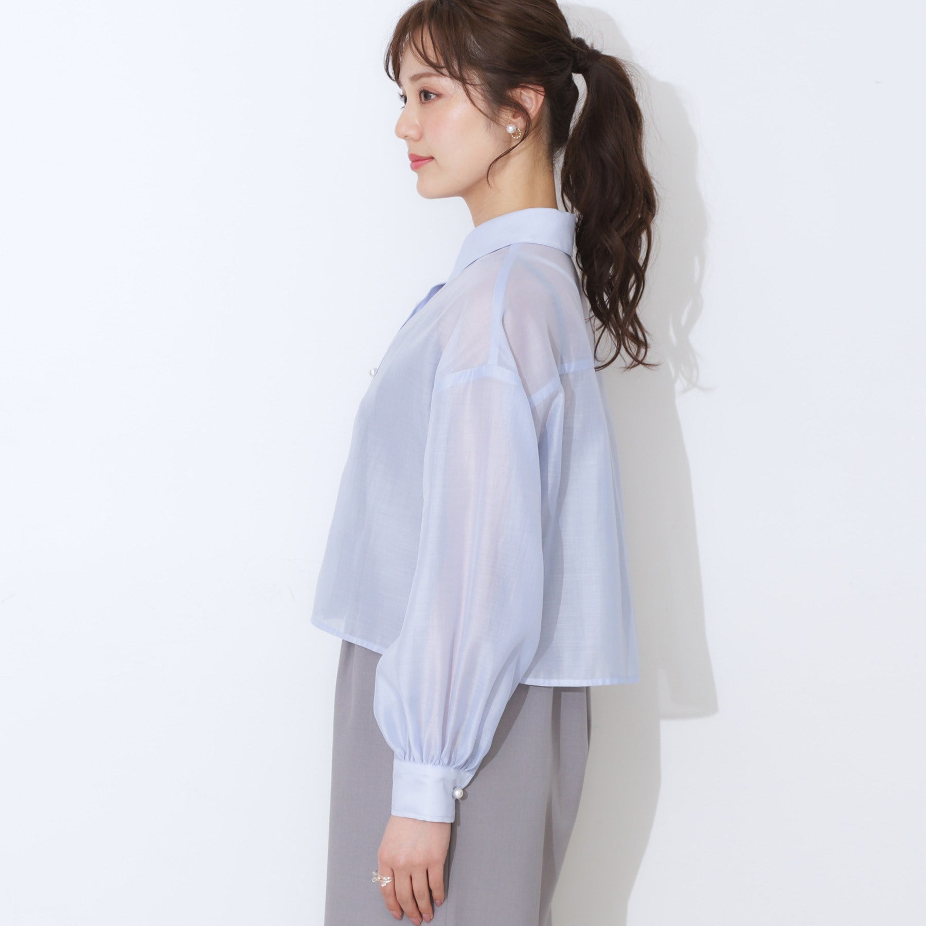 クチュール ブローチ Couture Brooch パール調ボタンシアーシャツ (ピンクベージュ(053)) ピンクベージュ(053)