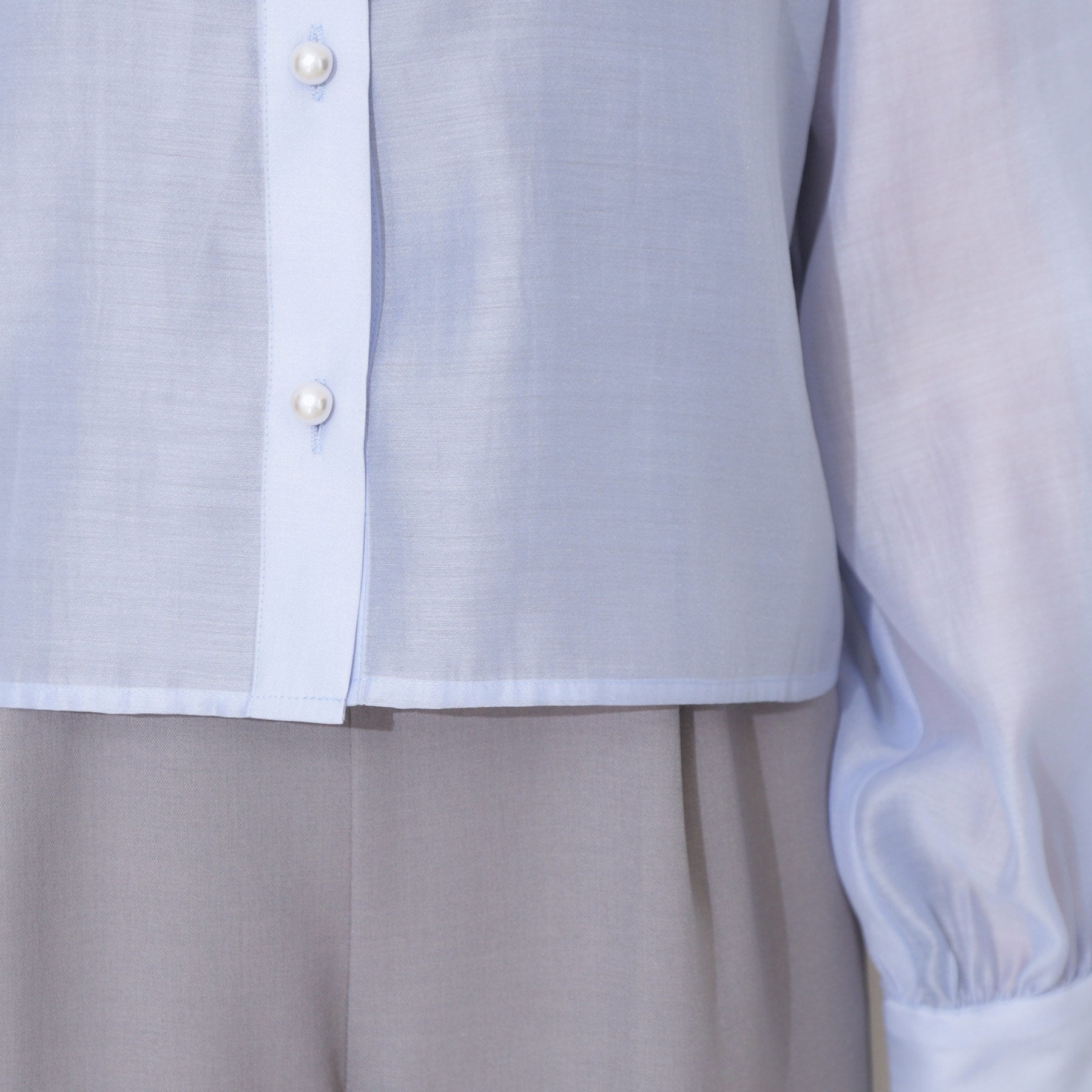 クチュール ブローチ Couture Brooch パール調ボタンシアーシャツ (ピンクベージュ(053)) ピンクベージュ(053)