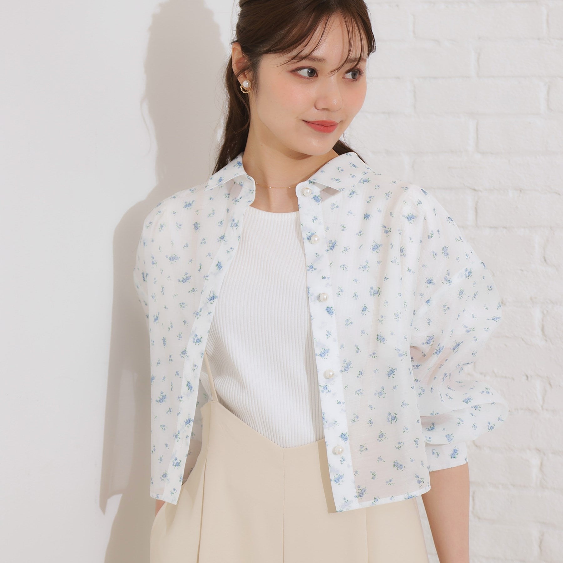 クチュール ブローチ Couture Brooch パール調ボタンシアーシャツ (ピンクベージュ(053)) ピンクベージュ(053)