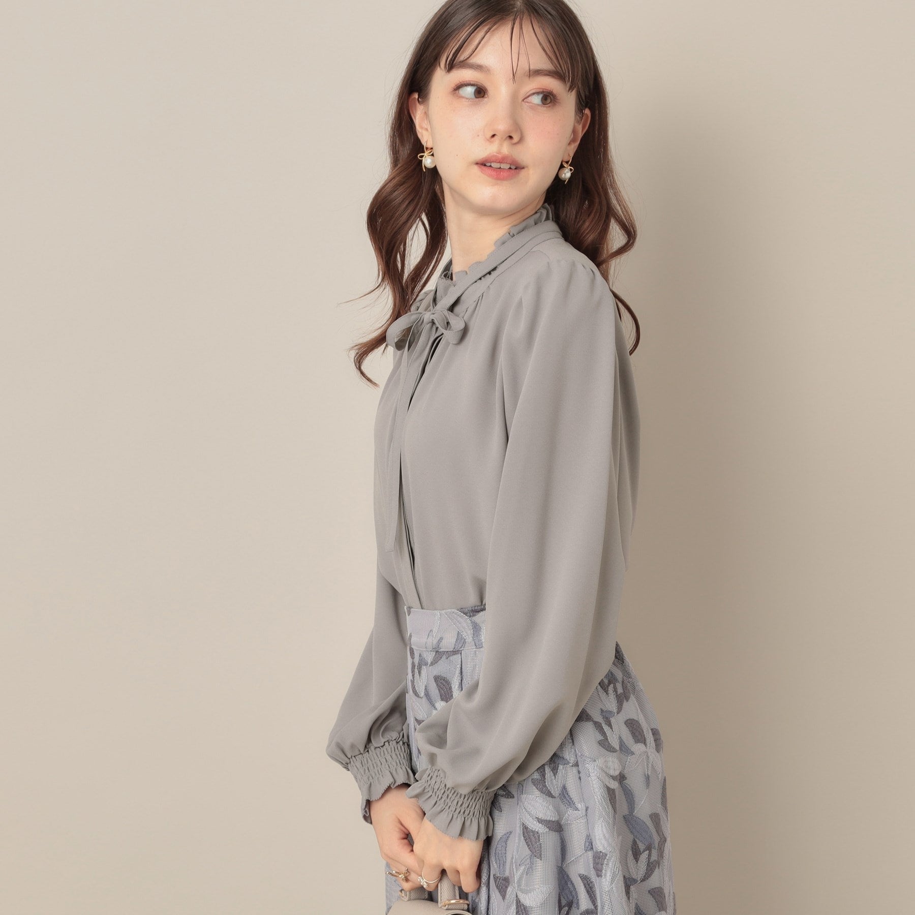 クチュール ブローチ Couture Brooch タイ付きピコフリルブラウス (ピンクベージュ(053)) ピンクベージュ(053)