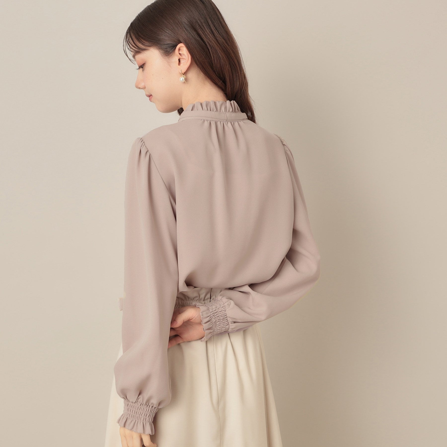 クチュール ブローチ Couture Brooch タイ付きピコフリルブラウス (ピンクベージュ(053)) ピンクベージュ(053)