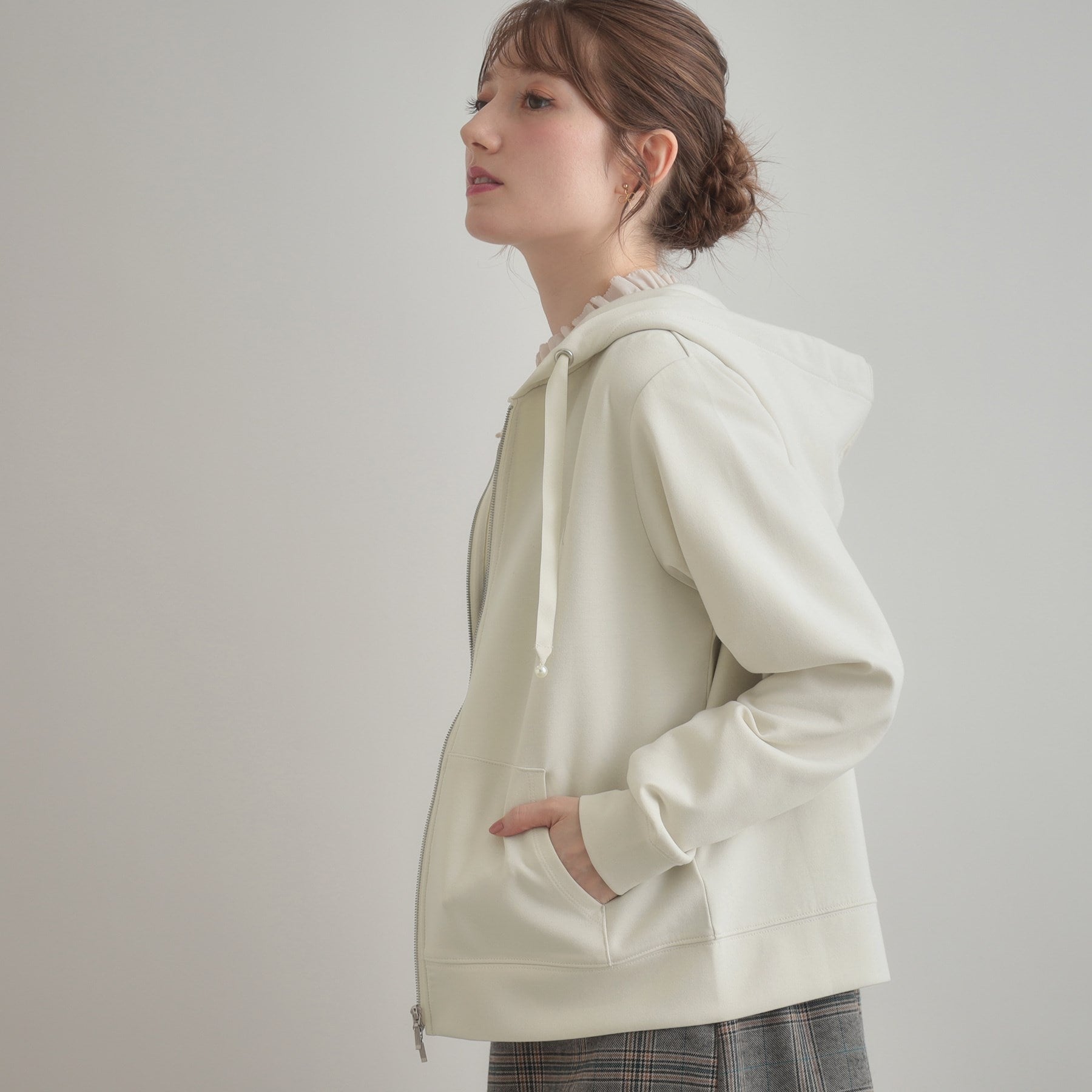 クチュール ブローチ Couture Brooch リボン刺繍ダンボールZIPフーディ (ブラック(019)) ブラック(019)