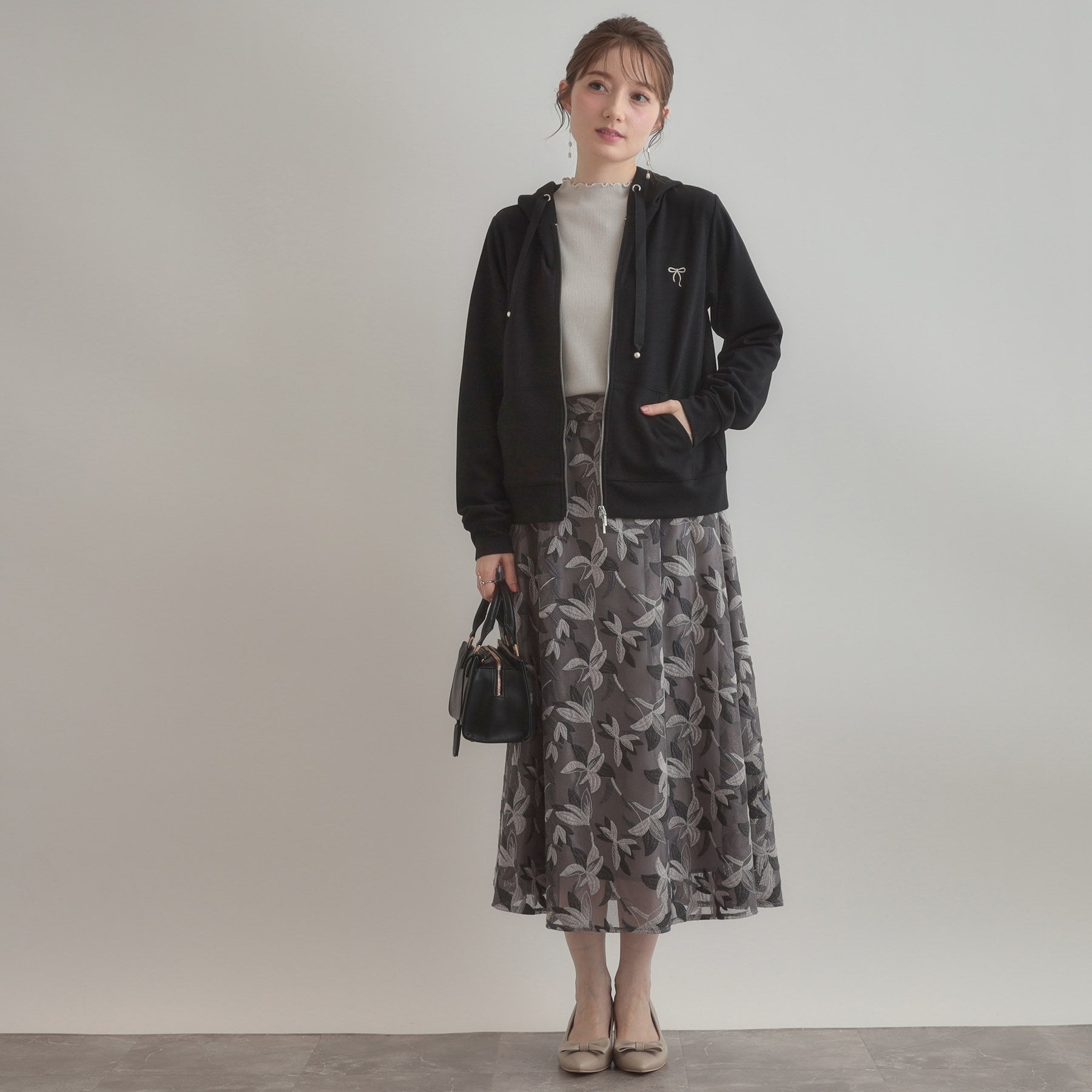 クチュール ブローチ Couture Brooch リボン刺繍ダンボールZIPフーディ (ブラック(019)) ブラック(019)