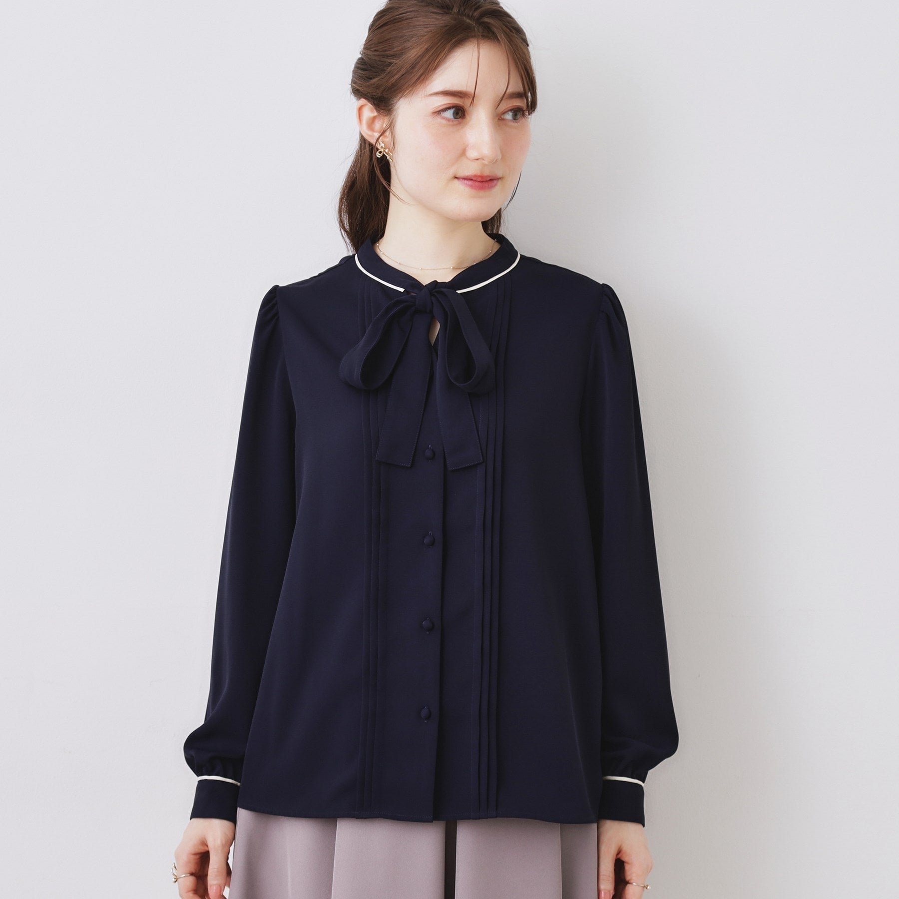 クチュール ブローチ Couture Brooch 配色タックタイブラウス (ピンクベージュ(553)) ピンクベージュ(553)