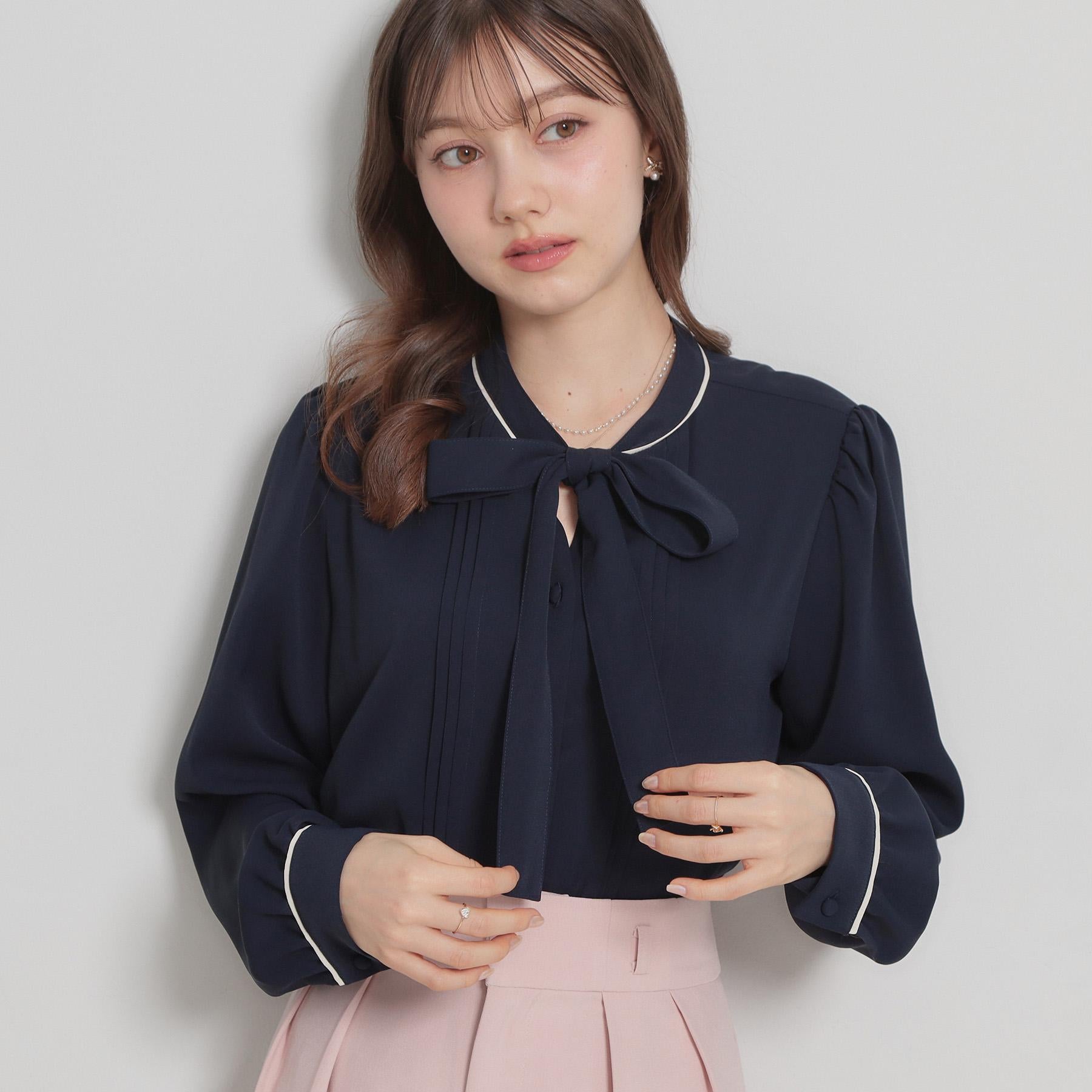 クチュール ブローチ Couture Brooch 配色タックタイブラウス (ネイビー(594)) ネイビー(594)