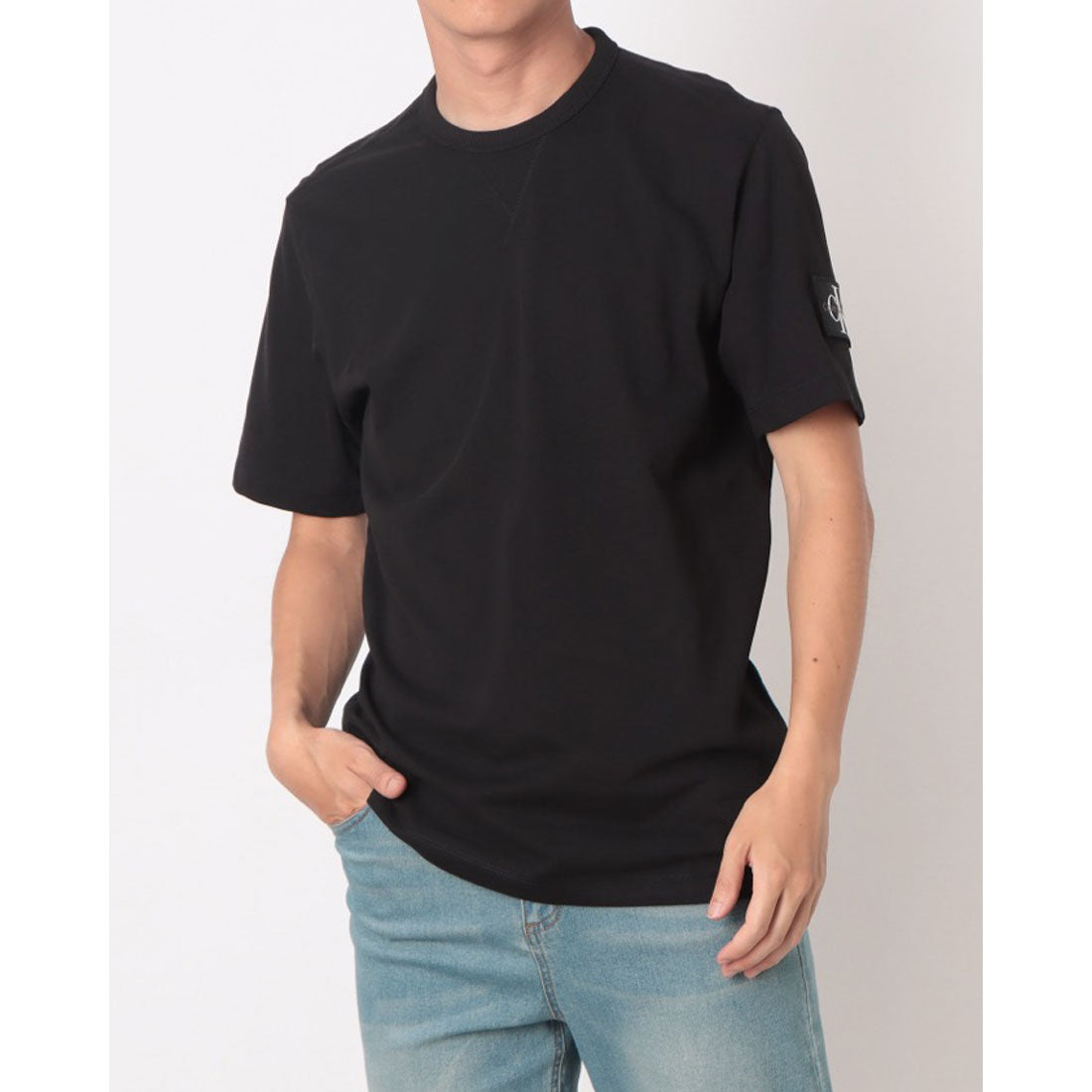 カルバン クライン Calvin Klein BADGE Regular Fit T-Shirt (BLACK) BLACK
