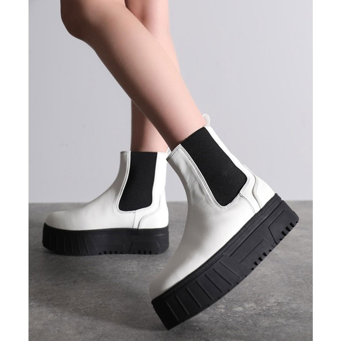 Classical Elf Classical Elf 《JaVaジャバ 合作》秋冬的流行單品!厚底鞋底側邊彈性切爾西靴