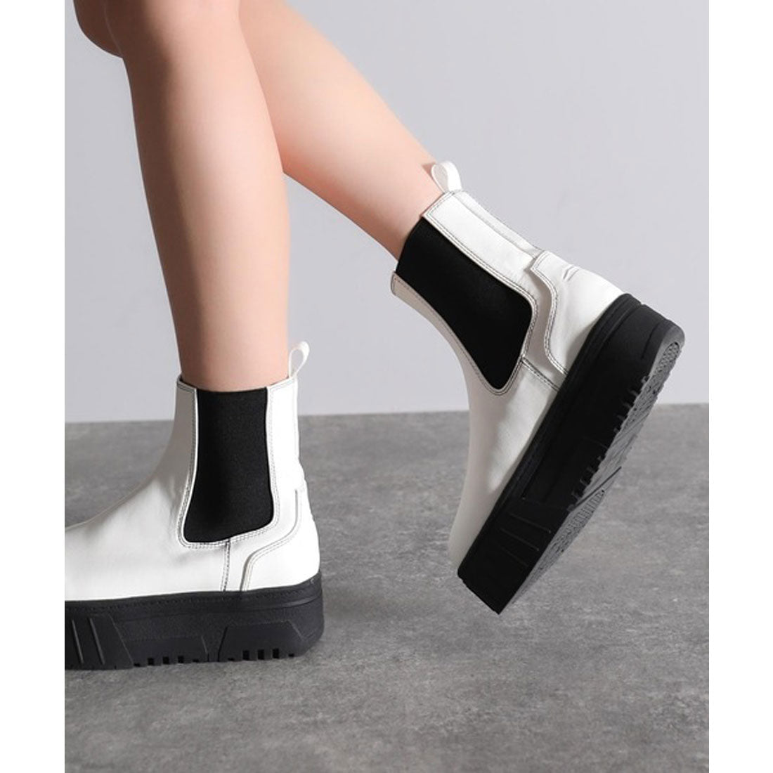 Classical Elf Classical Elf 《JaVaジャバ 合作》秋冬的流行單品!厚底鞋底側邊彈性切爾西靴