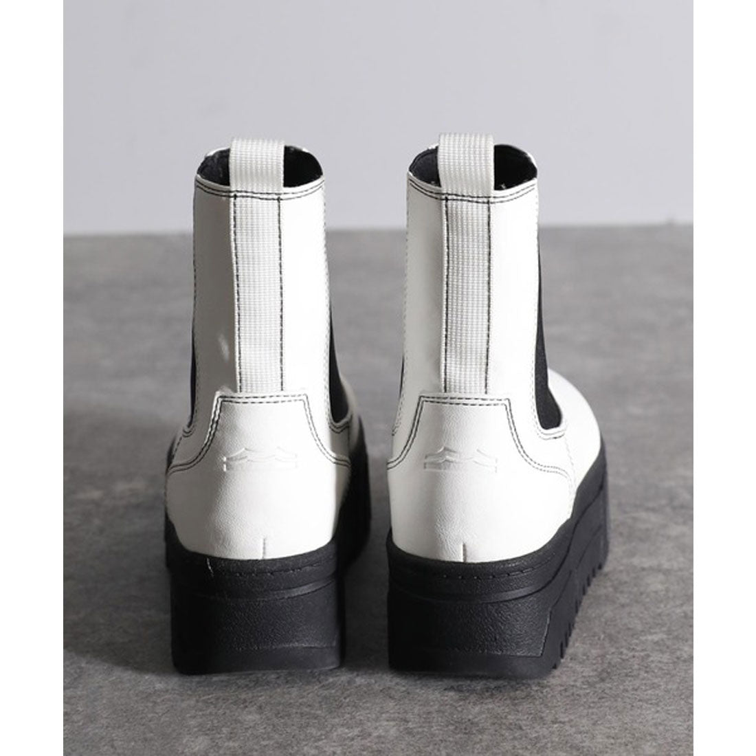 Classical Elf Classical Elf 《JaVaジャバ 合作》秋冬的流行單品!厚底鞋底側邊彈性切爾西靴