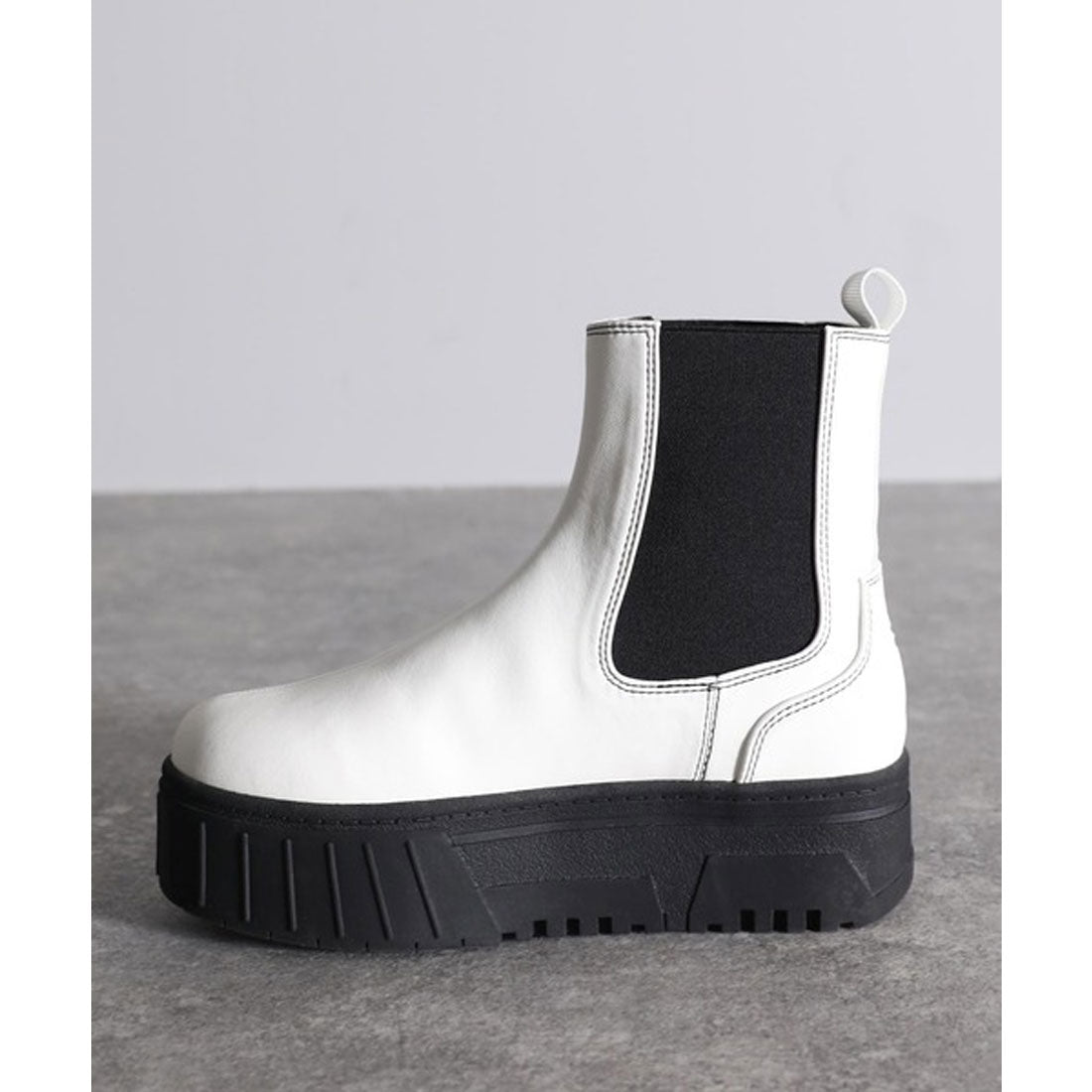 Classical Elf Classical Elf 《JaVaジャバ 合作》秋冬的流行單品!厚底鞋底側邊彈性切爾西靴