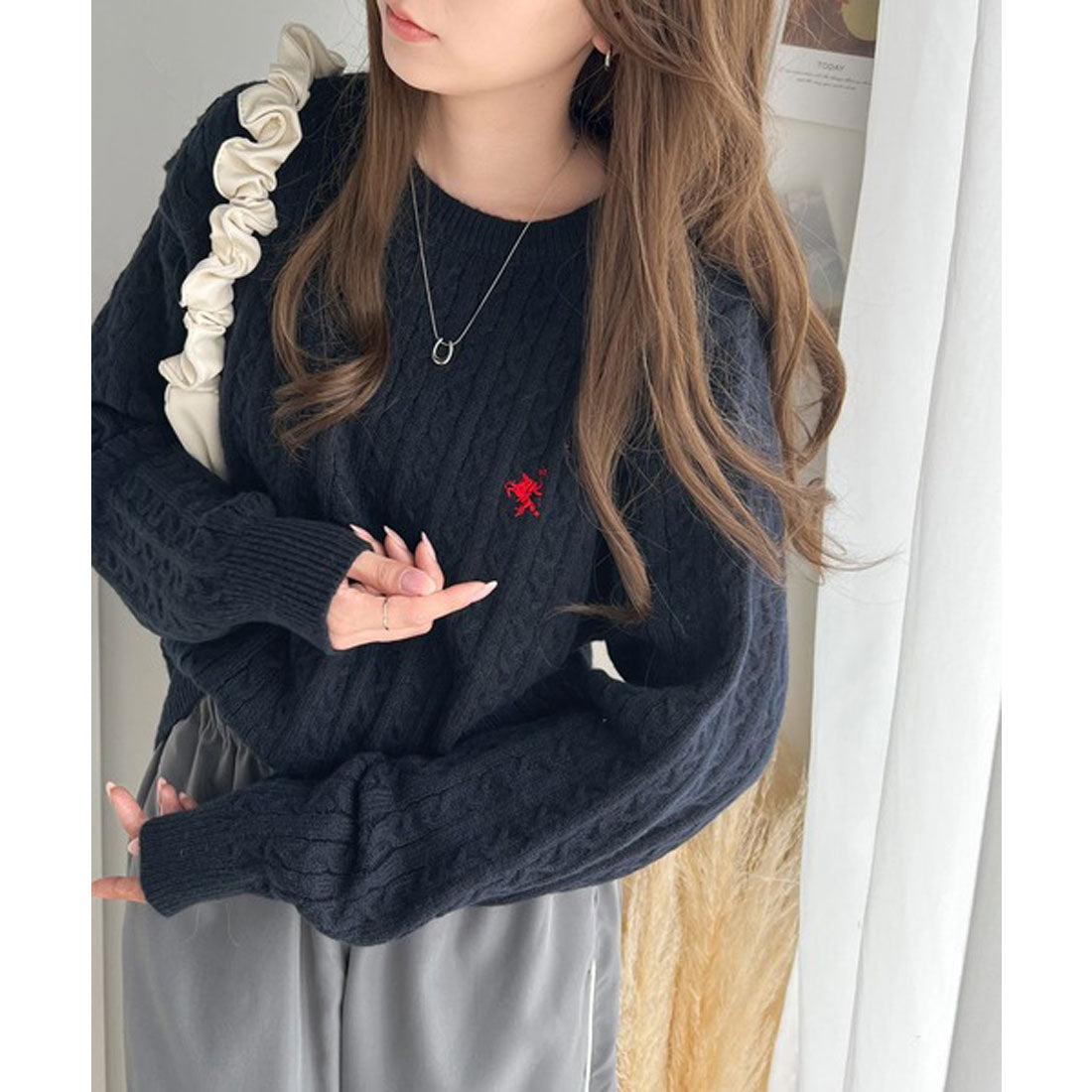 クラシカルエルフ Classical Elf 復古優雅的傳統風格。胸前刺繡的點綴毛衣