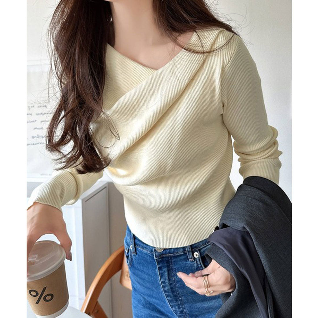 Classical Elf Classical Elf Trendy beautiful style for a delicate look. Chest drape design knit.
