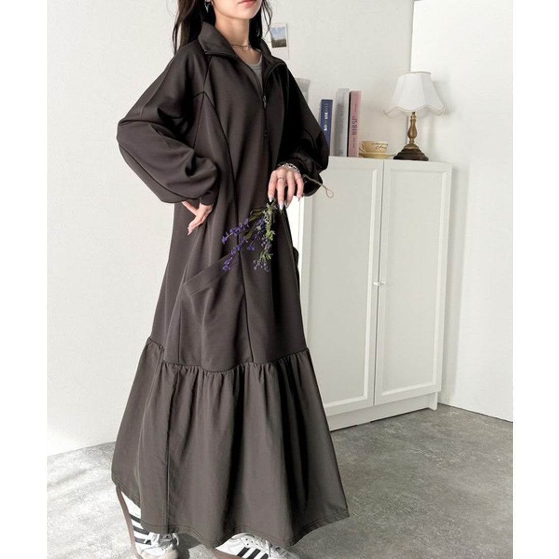 Classical Elf Classical Elf 運動MIIX! 胸前刺繡異材質拼接半拉鍊邊條運動連衣裙