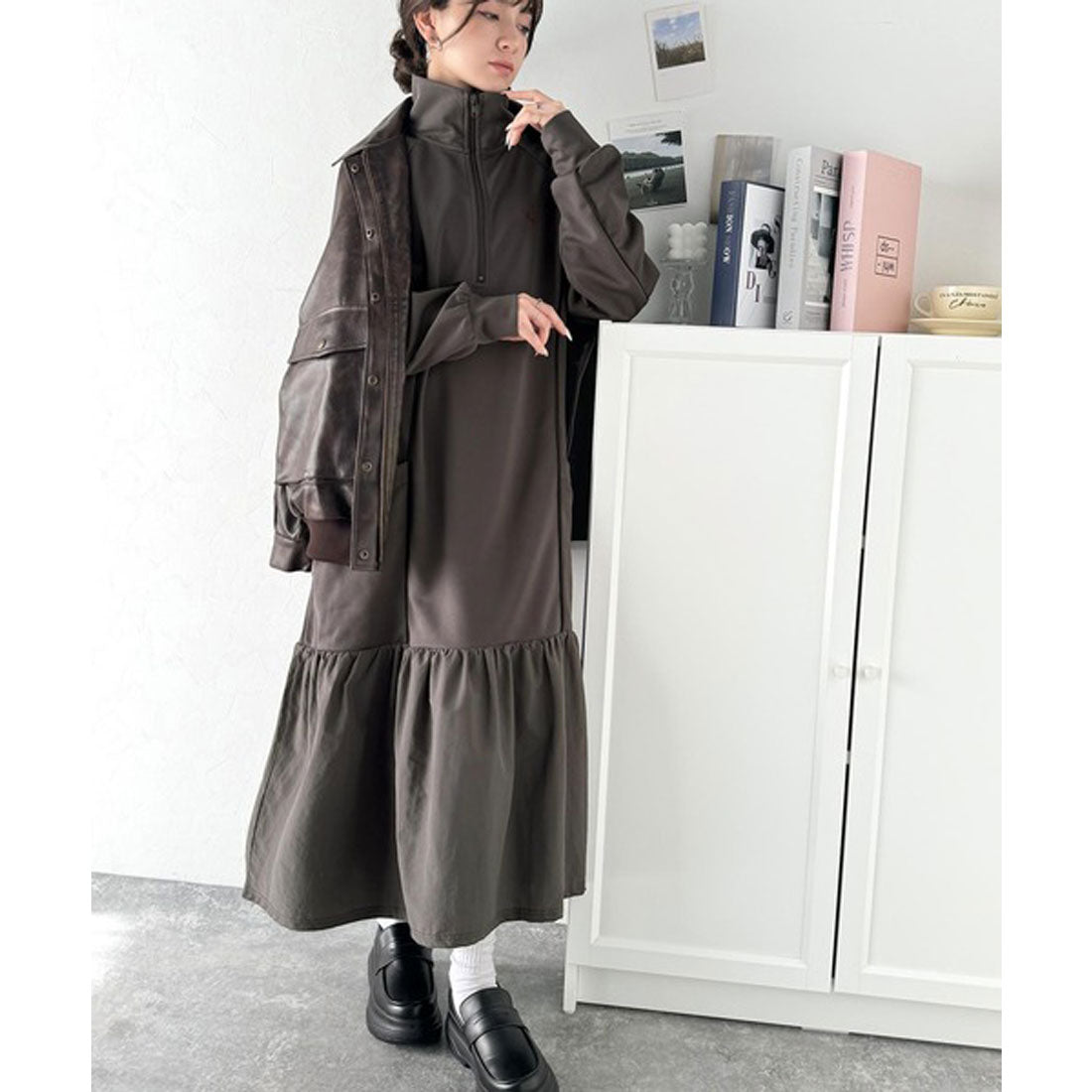 Classical Elf Classical Elf 運動MIIX! 胸前刺繡異材質拼接半拉鍊邊條運動連衣裙