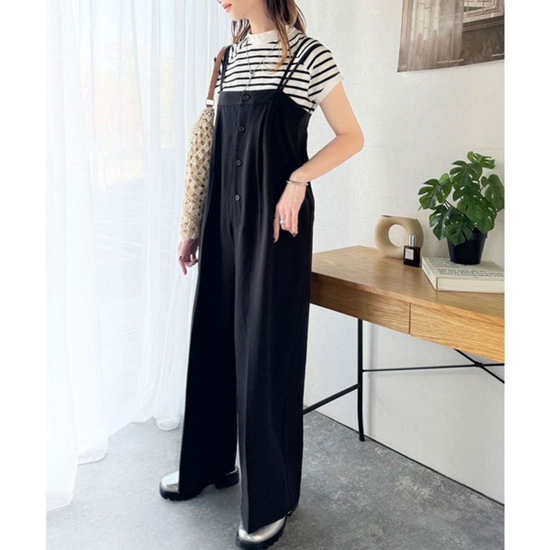 クラシカルエルフ Classical Elf 大人のこなれカジュアル。フロントボタン使いサロペットパンツ (ブラック) ブラック