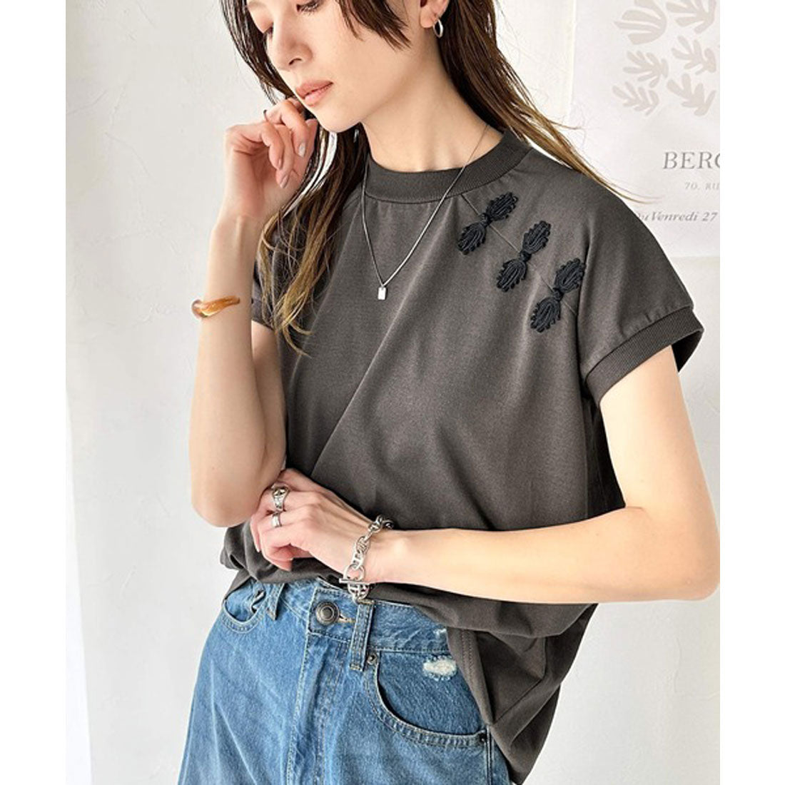 クラシカルエルフ Classical Elf シンプルだけど個性あふれる。チャイナボタンモックネックフレンチT (チャコール) チャコール