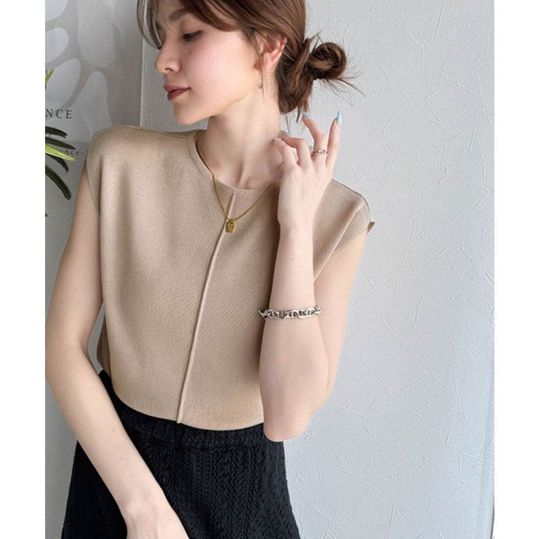 クラシカルエルフ Classical Elf 色違いで揃えたい!前後2wayセンターピンタック使いノースリーブサマーニット (ブルー) ブルー