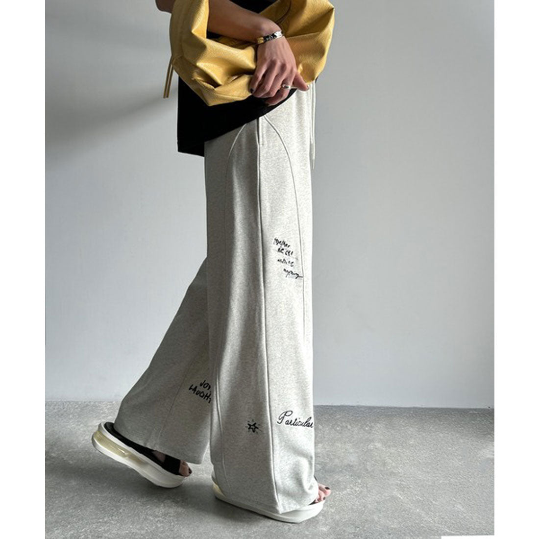 クラシカルエルフ Classical Elf 今季のイチオシ!ランダム刺繍裏毛スウェットワイドパンツ (オートミール) オートミール