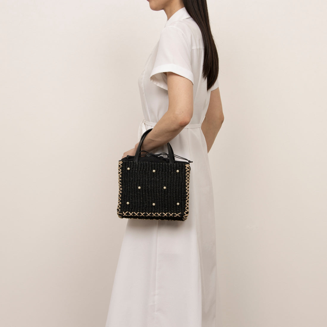 カシェリエ CACHELLIE C8596 ABACA F/PEARL SQUARE TOTE (ブラック) ブラック