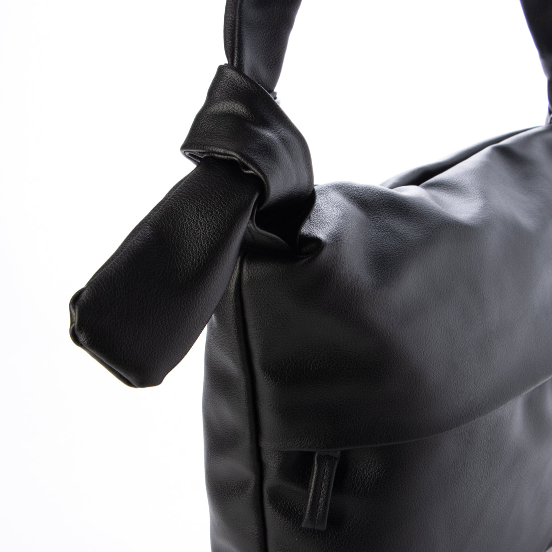 カシェリエ CACHELLIE C8779 PUFF HANDLE SHOULDER BAG (ブラック) ブラック