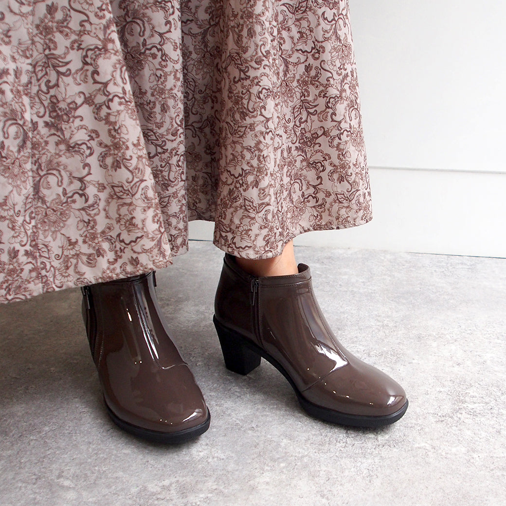 サヴァサヴァ cava cava 雨の日の通勤靴としても最適な【晴雨兼用】ヒールアップレインブーティ (ブラック) ブラック